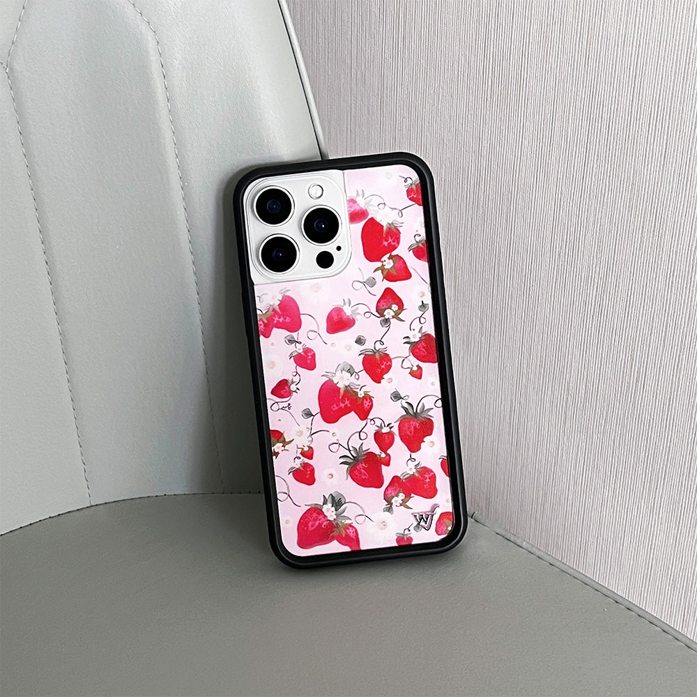 WILD STRAWBERRY – AMORA Cases